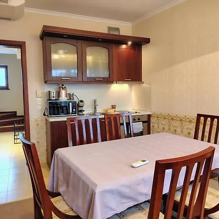 Apartment 3 Next To The Lift