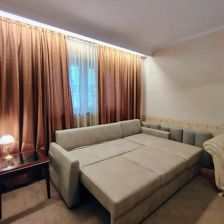 3 Next To A Lift Bansko