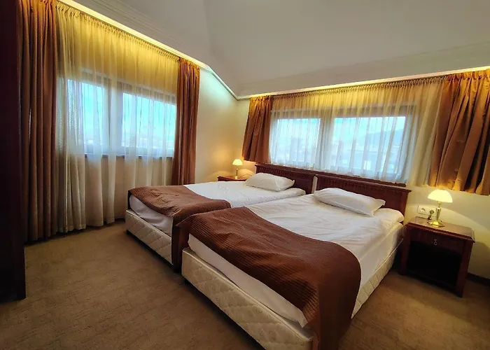 3 Next To The Lift * Bansko