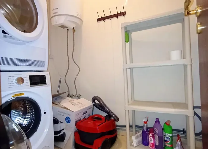 3 Next To The Lift Apartment